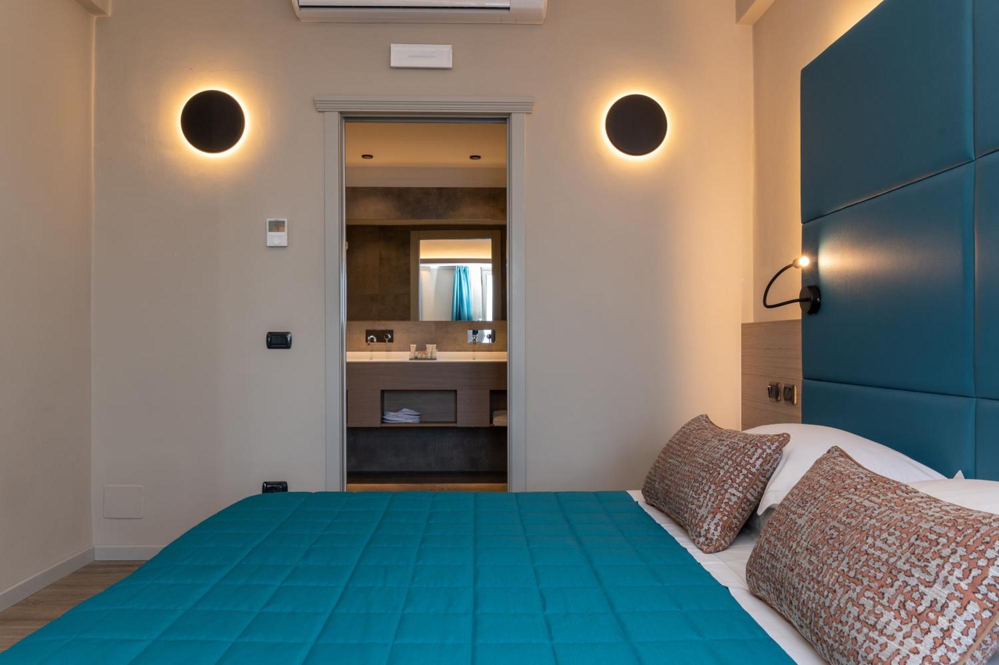 Hotel Porto Roca مونتيروسّو ال ماري المظهر الخارجي الصورة