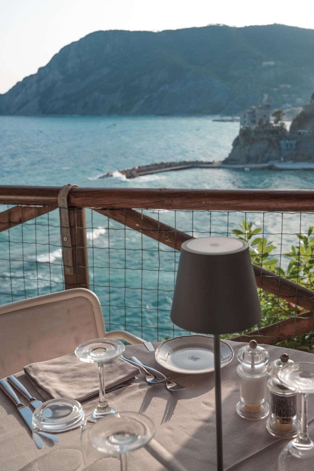 Hotel Porto Roca مونتيروسّو ال ماري المظهر الخارجي الصورة